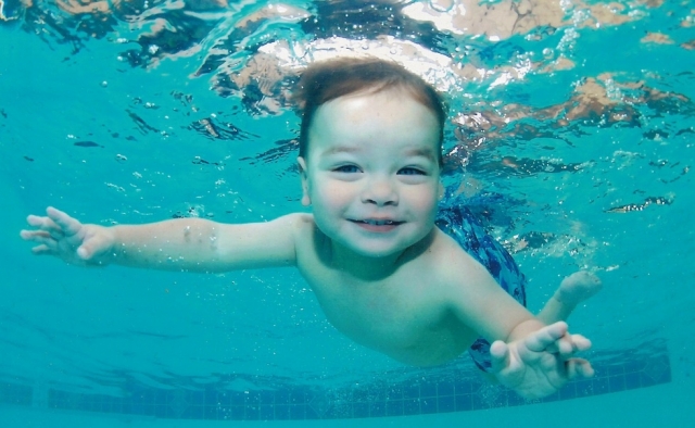 baby swimming