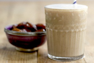 Smoothie with date and tahini