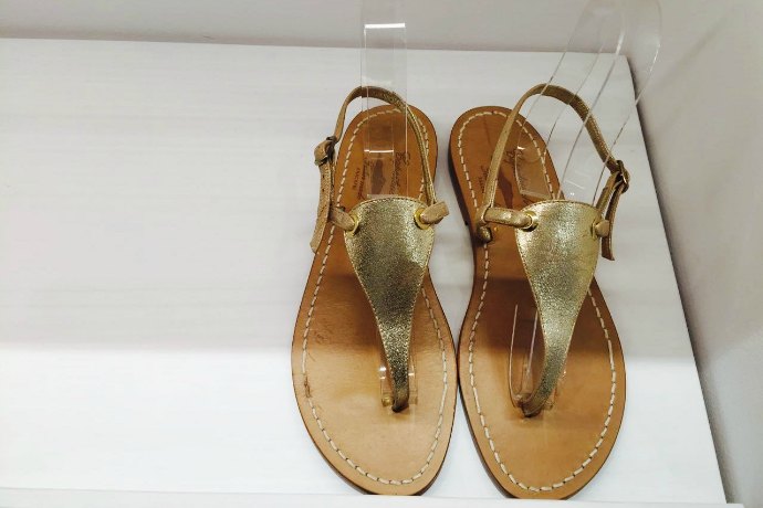 Capritouch golden sandals in Dubai