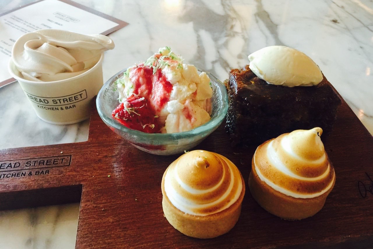 desserts-at-bread-street-kitchen-friday-brunch-dubai